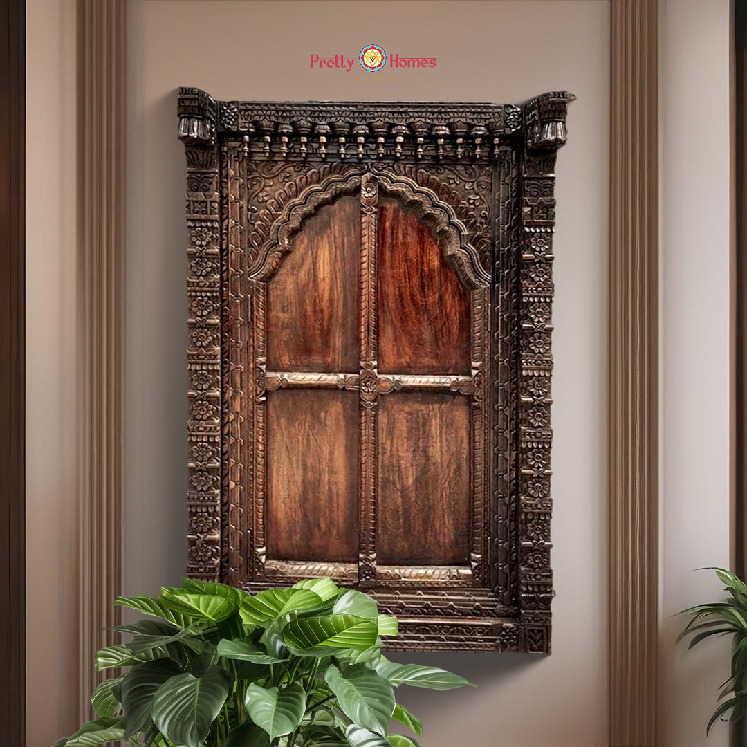 “Carved wooden Jharokha window in antique vintage style – solid Sheesham wood frame.”