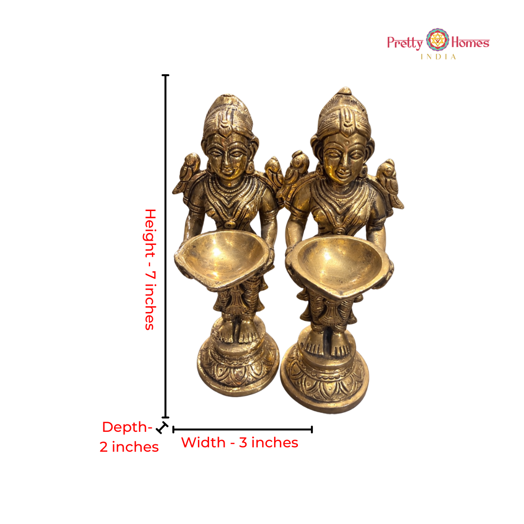 Handcrafted Deepam Lady – Welcoming Lady in Brass (Single)