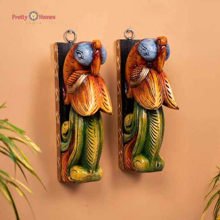 “12 inch lightweight parrot wooden wall bracket in multicolour”