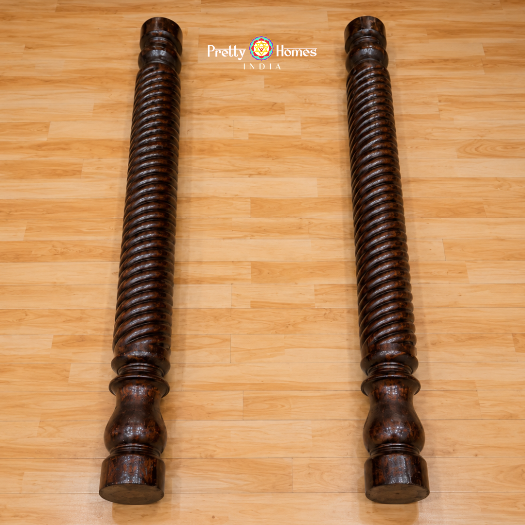 Woodcraft Chettinad-Style Pillars in Mahogany Wood