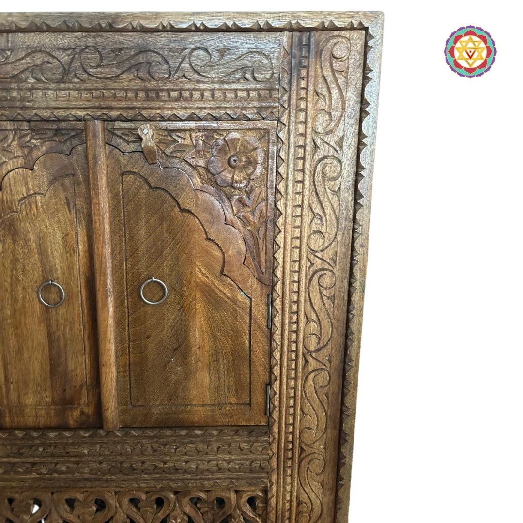“Side profile of antique style wooden jharokha window showcasing traditional craftsmanship.”
