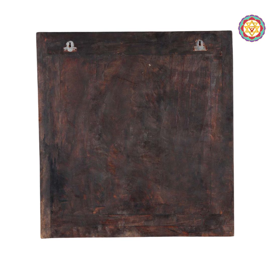 Rear side showing wooden backing of the wall panel