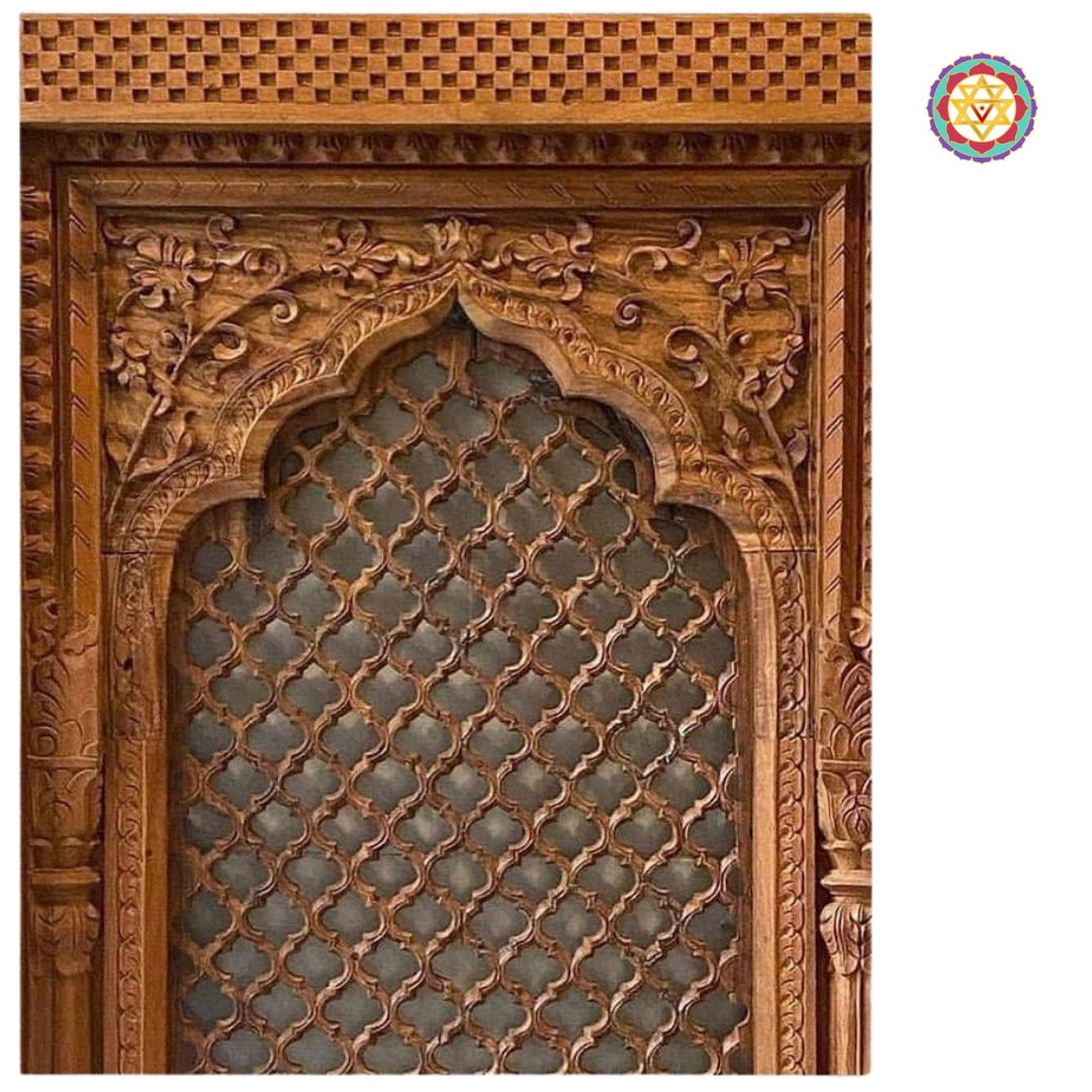 Lattice woodwork and ornate detailing