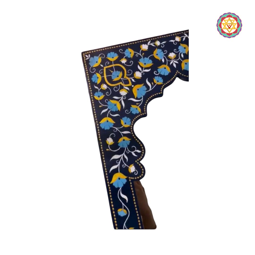 Side angle of the painted wooden mirror frame