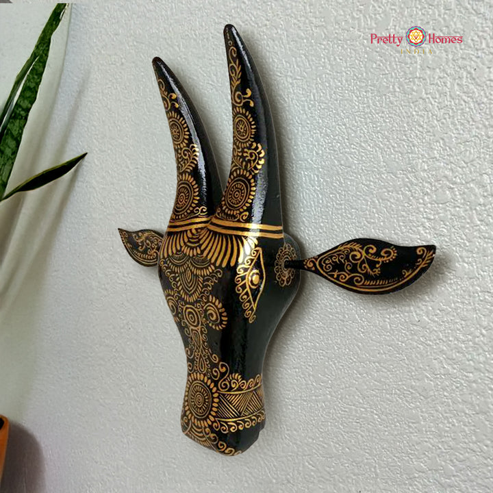 wood carved ,hand painted decorative wall mountable cow heads /nandi head and Black abstract