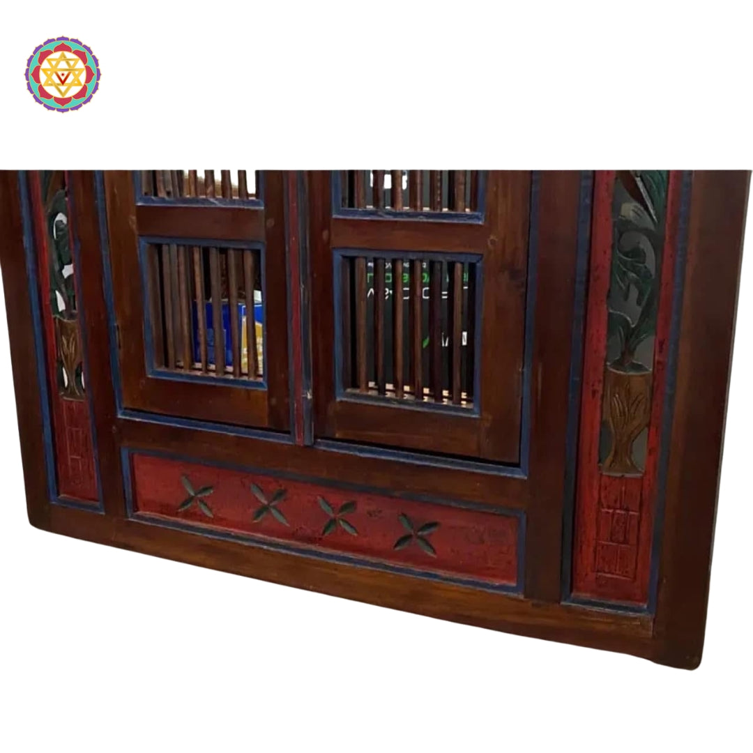 Front angle of closed frame against warm lighting