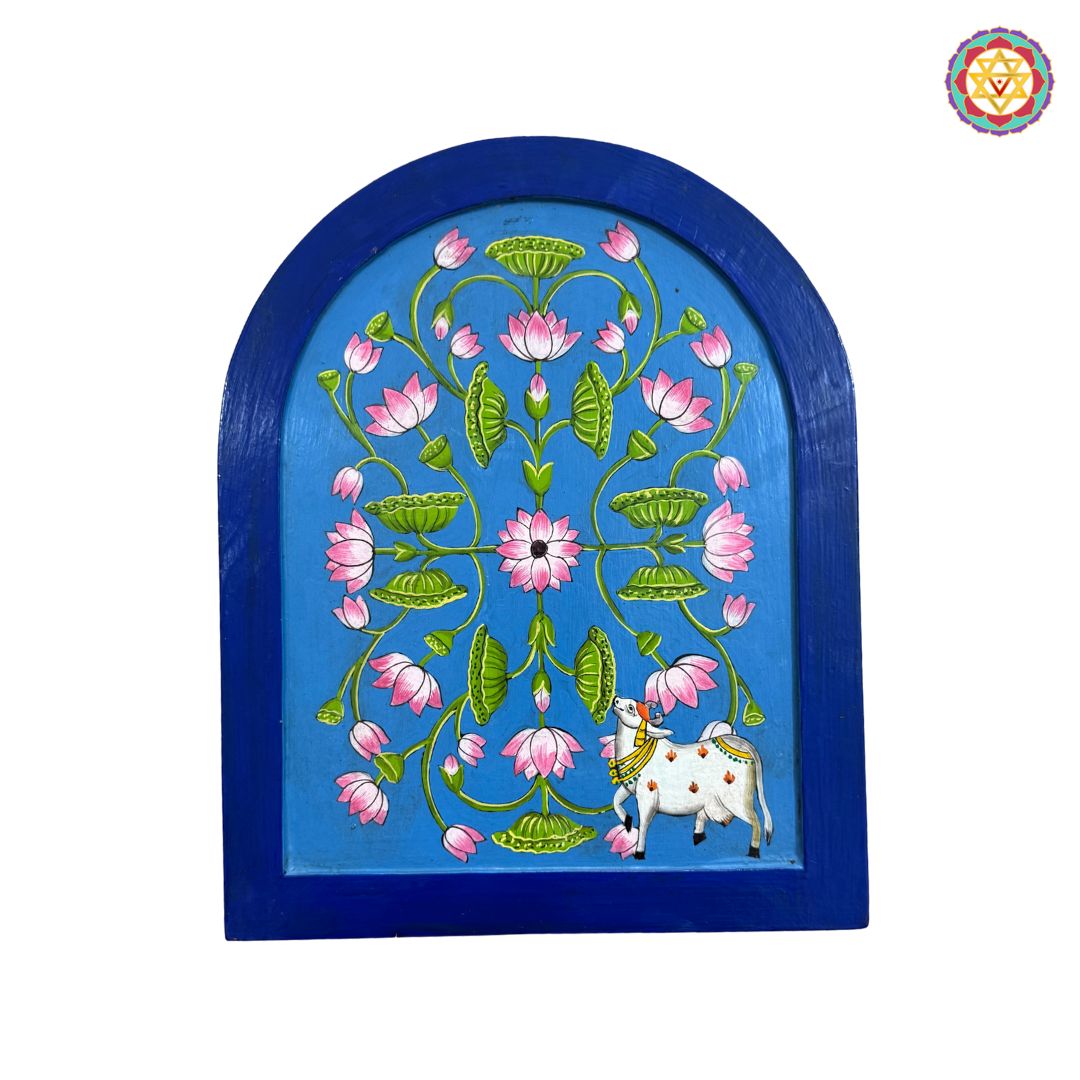 Arched Pichwai wooden frame full view