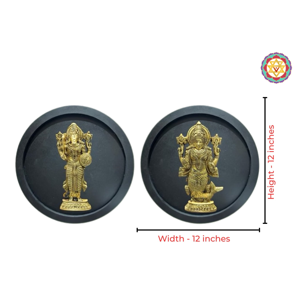 Two black circular trays with gold statues on a white background, showing measurements.