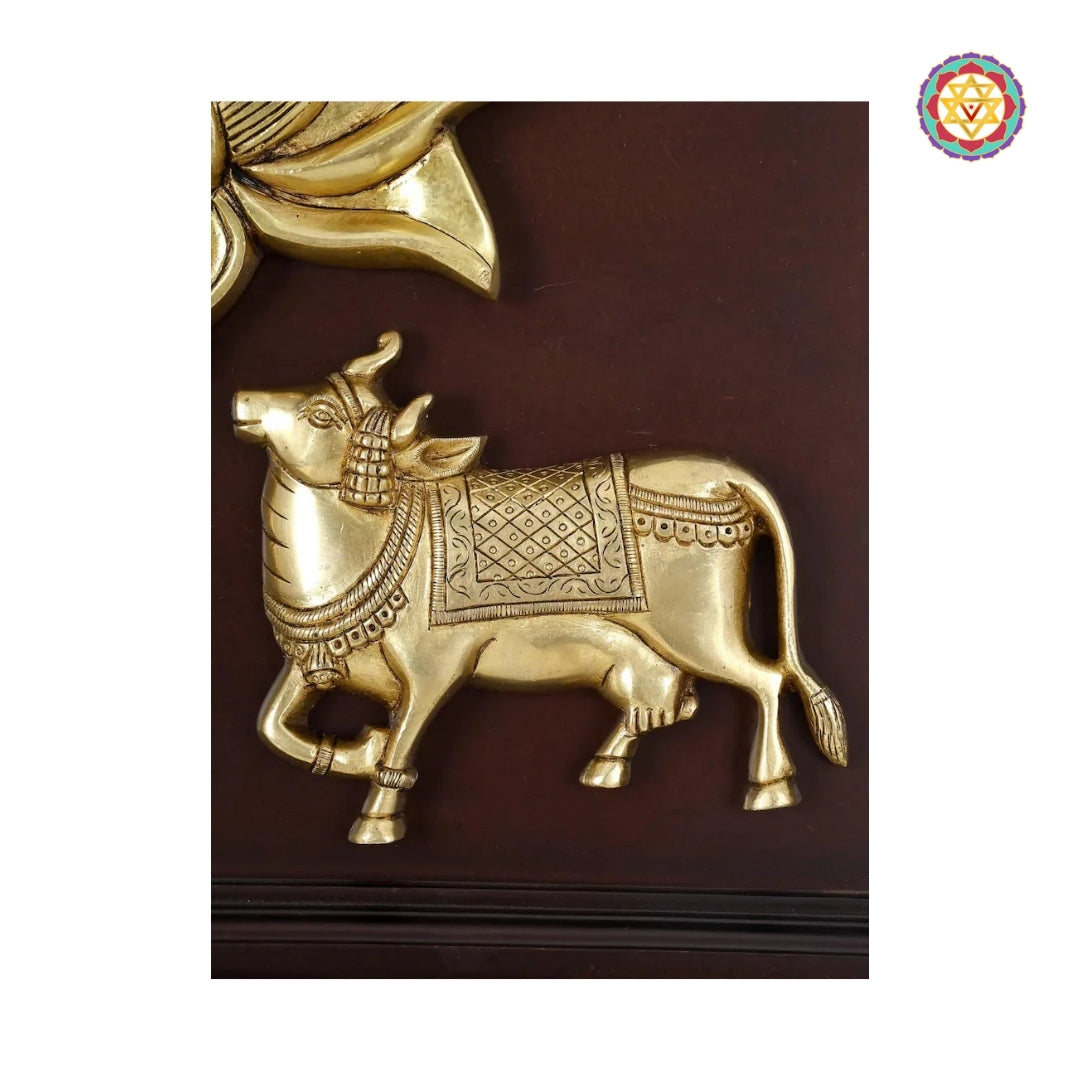 Traditional brass wall frame décor for home